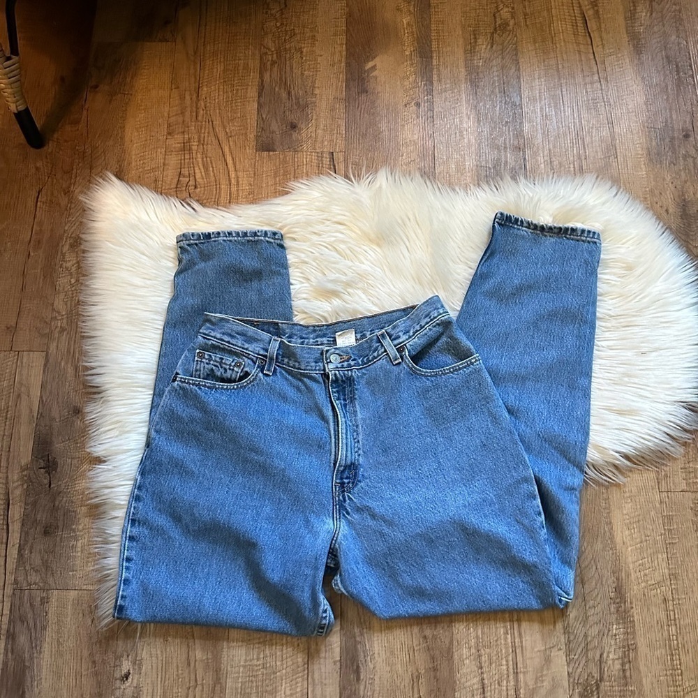LEVI’S 550 Jeans In Medium Wash - Picture 2 of 5